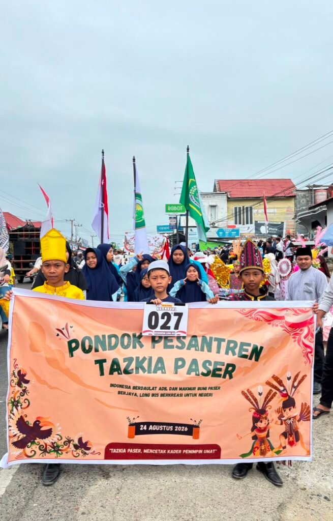 Tazkia Paser Semarakkan Karnaval HUT ke-81 RI