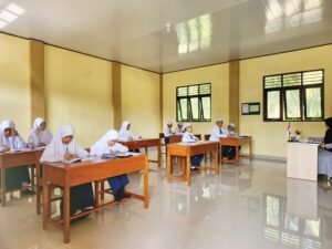 Suasana Pembelajaran MTs. Tazkia Paser, Nyaman, Tertib, dan Penuh Semangat